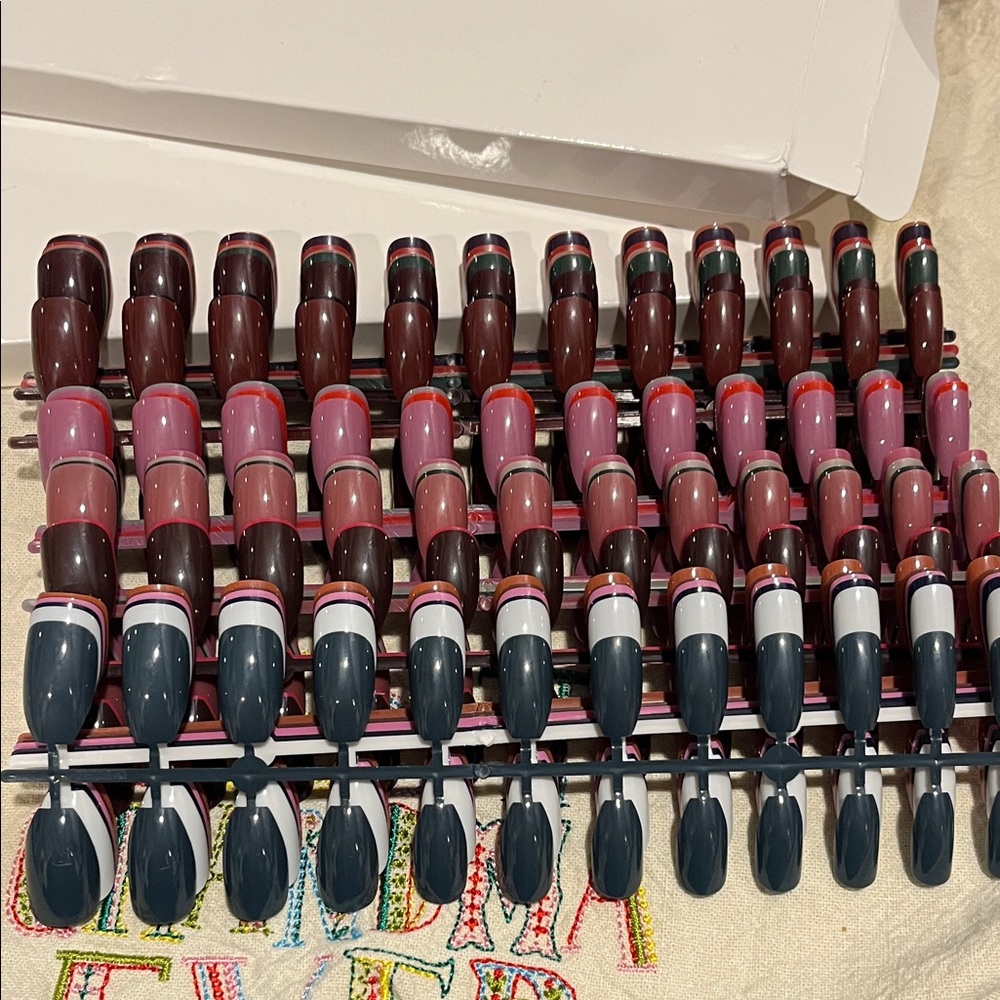 Assorted Nails 576 pieces 24 colours -2 packages